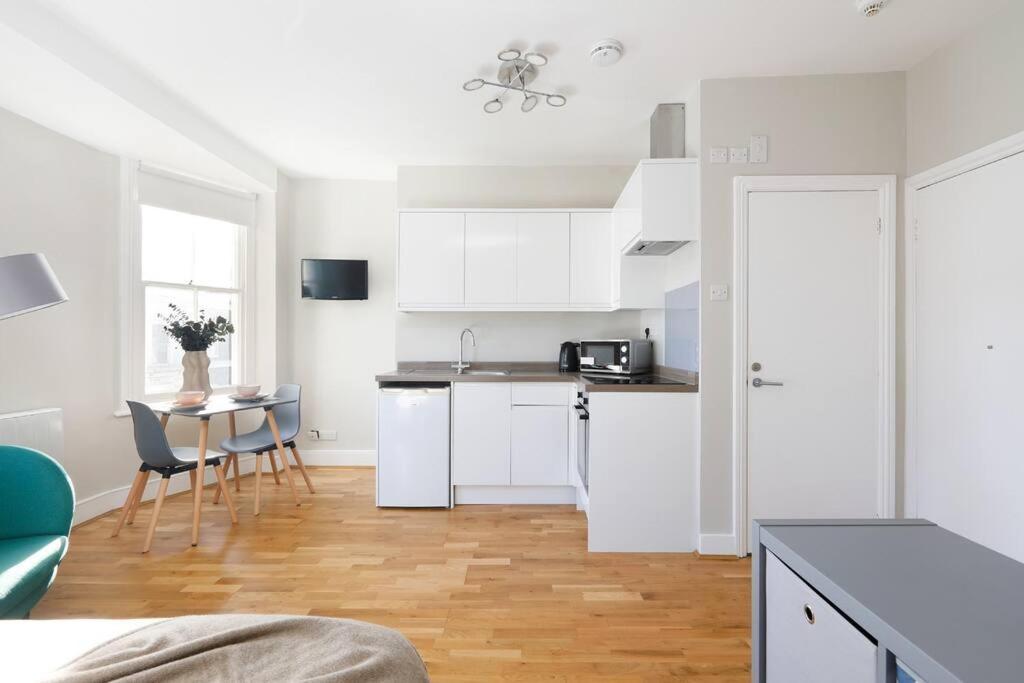 Cosy Studio Flat Moments From The Beach, Kemptown Brighton Exterior foto